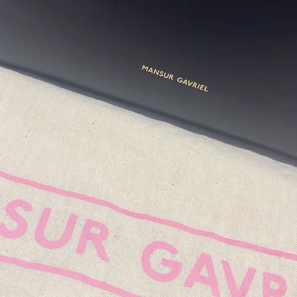 COPY - Mansur Gavriel bucket bag classic - Picture 2 of 7